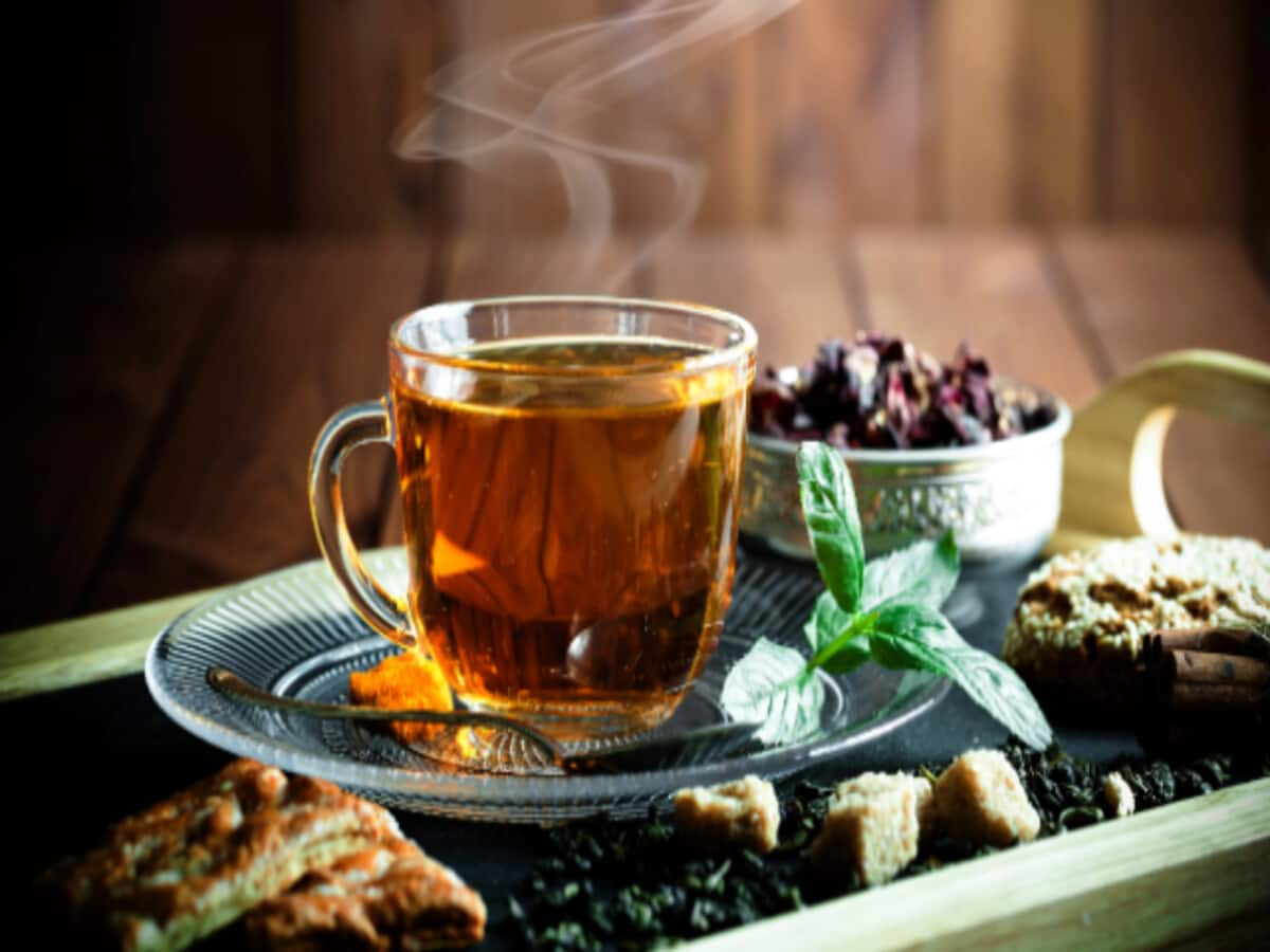 Herbal Tea: हर्बल ड्रिंक को डाइट में शामिल कर लिया तो होंगे इतने सारे फायदे