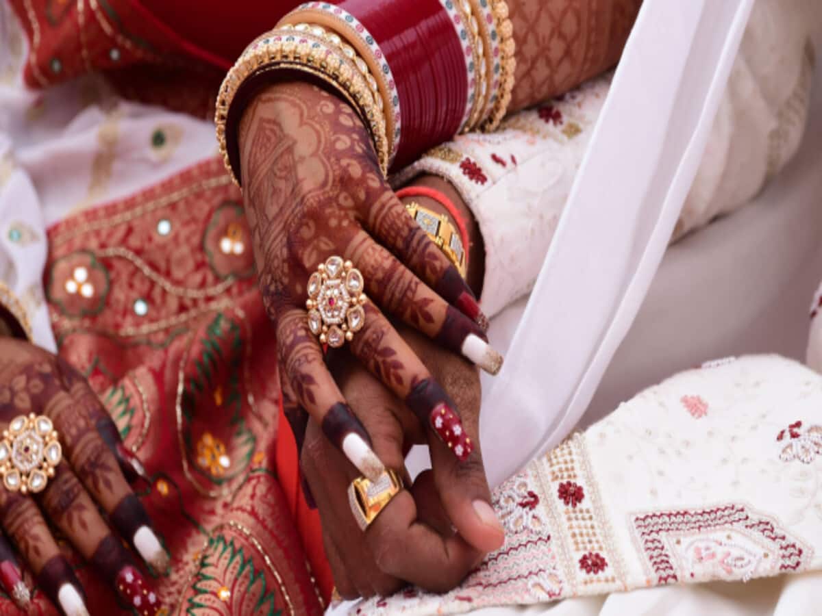 Husband gave triple talaq to wife after not getting Scorpio in marriage in MP Husband gave triple talaq to wife after not getting Scorpio in marriage in MP
