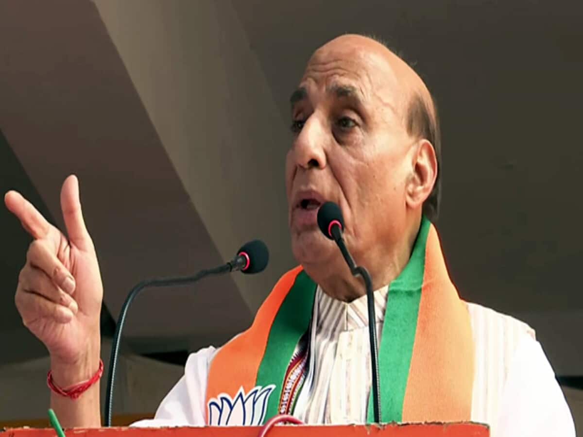 आने वाले सालों में डायनासोर की तरह विलुप्त हो जाएगी कांग्रेस, राजनाथ सिंह का बड़ा हमला आने वाले सालों में डायनासोर की तरह विलुप्त हो जाएगी कांग्रेस, राजनाथ सिंह का बड़ा हमला