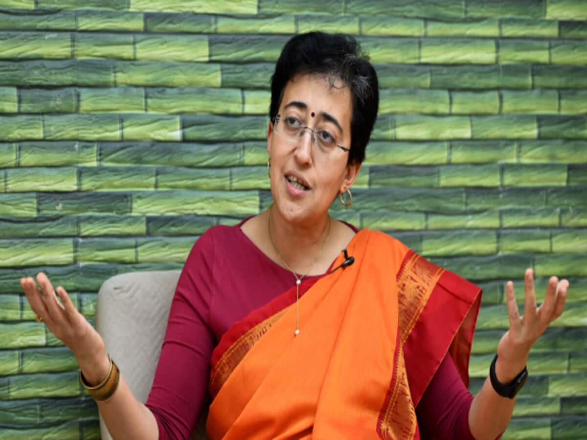 ऑफर-धमकी वाले दावे का क्या आधार? आतिशी से ECI ने मांग लिया जवाब, थमाया नोटिस ऑफर-धमकी वाले दावे का क्या आधार? आतिशी से ECI ने मांग लिया जवाब, थमाया नोटिस