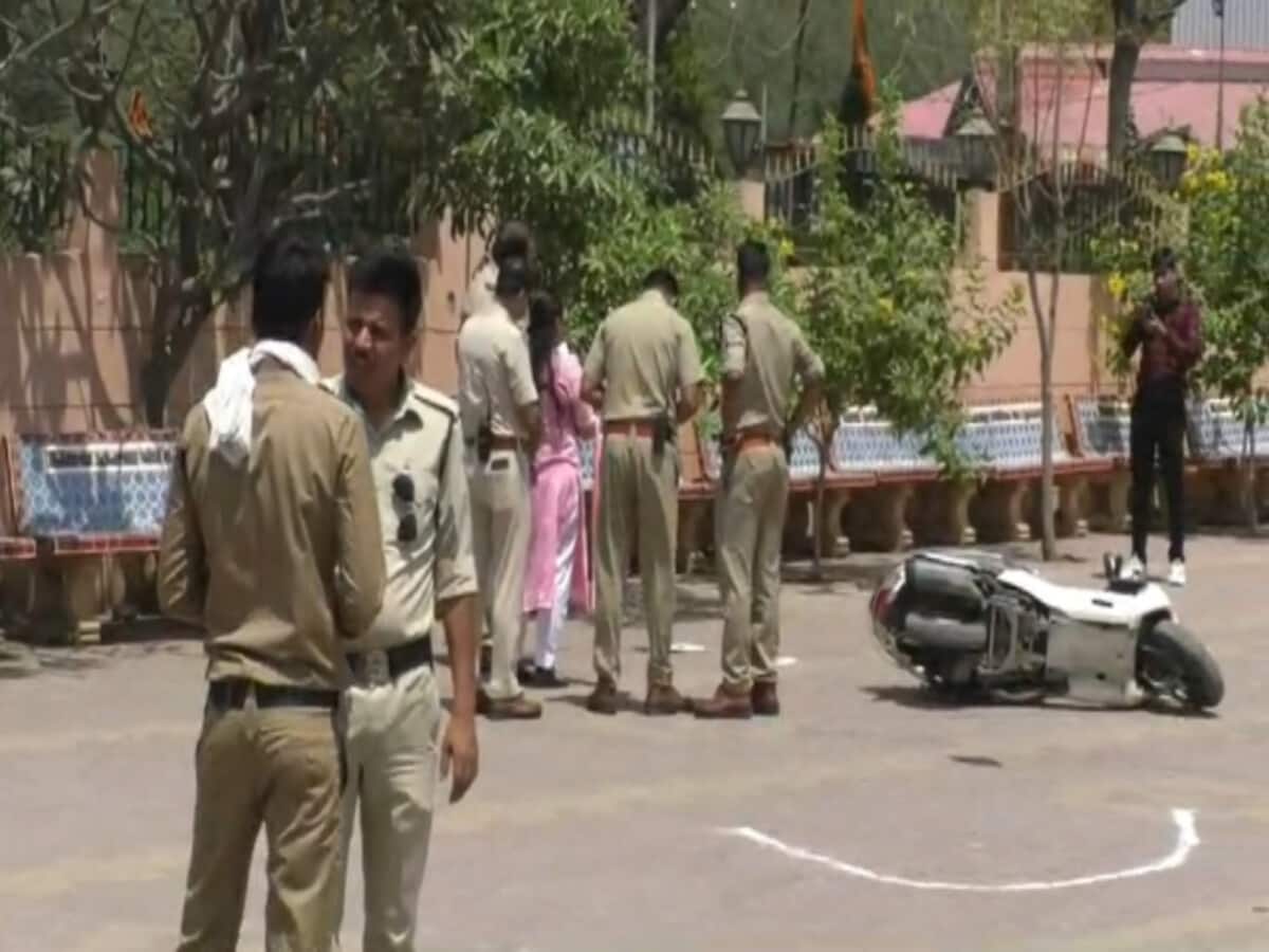 One-sided affair : man shot dead woman and her cousin brother in indore temple and suicide by shoot self One-sided affair : man shot dead woman and her cousin brother in indore temple and suicide by shoot self