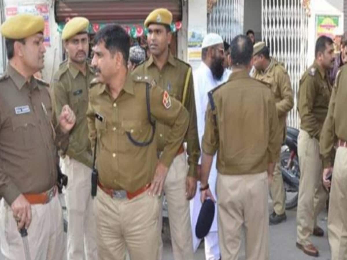 करौली में रामनवमी पर शोभा यात्रा की पाबंदी के बाद बैकफुट सरकार, जानिए लेटेस्ट अपडेट करौली में रामनवमी पर शोभा यात्रा की पाबंदी के बाद बैकफुट सरकार, जानिए लेटेस्ट अपडेट