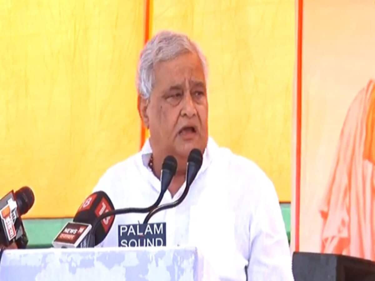 मैं फूफा को हरवाऊंगा… किरोड़ी लाल ने मुरारी लाल का विरोध करने की वजह बताई मैं फूफा को हरवाऊंगा… किरोड़ी लाल ने मुरारी लाल का विरोध करने की वजह बताई