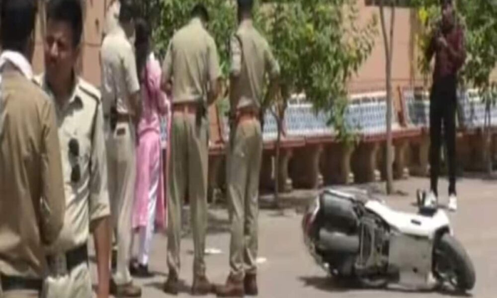 फिर हम दोनों के बीच तीसरा आ गया, भाई-बहन को गोली मारकर सुसाइड करने वाले युवक का आखिरी मैसेज