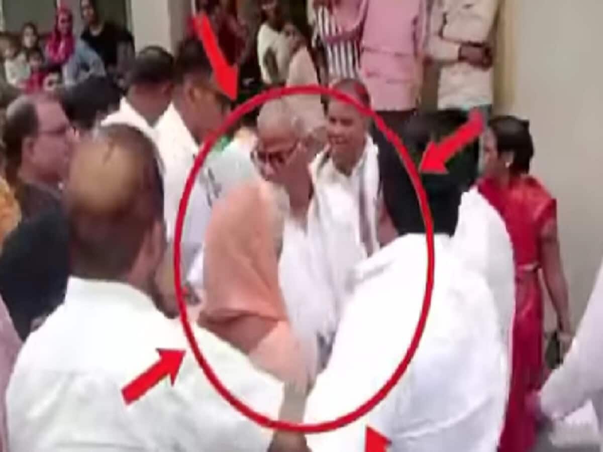 मदन दिलावर के वायरल वीडियो पर सियासी बवाल, कांग्रेस हुई हमलावर; जानिए क्या है मामला मदन दिलावर के वायरल वीडियो पर सियासी बवाल, कांग्रेस हुई हमलावर; जानिए क्या है मामला
