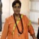 मालेगांव विस्फोट मामला: कोर्ट की चेतावनी के बाद पेश हुईं प्रज्ञा ठाकुर, साइन करने की जगह लगाया अंगूठा