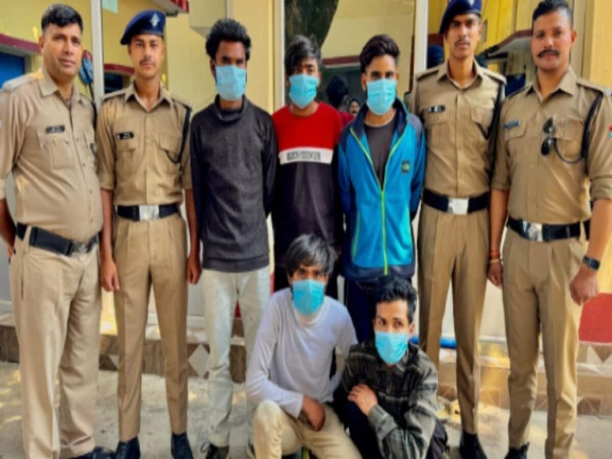 नाबालिग लड़की से हैवानियत की हदें पार, बागेश्वर में रेप कर पांच युवक फरार; गिरफ्तार नाबालिग लड़की से हैवानियत की हदें पार, बागेश्वर में रेप कर पांच युवक फरार; गिरफ्तार