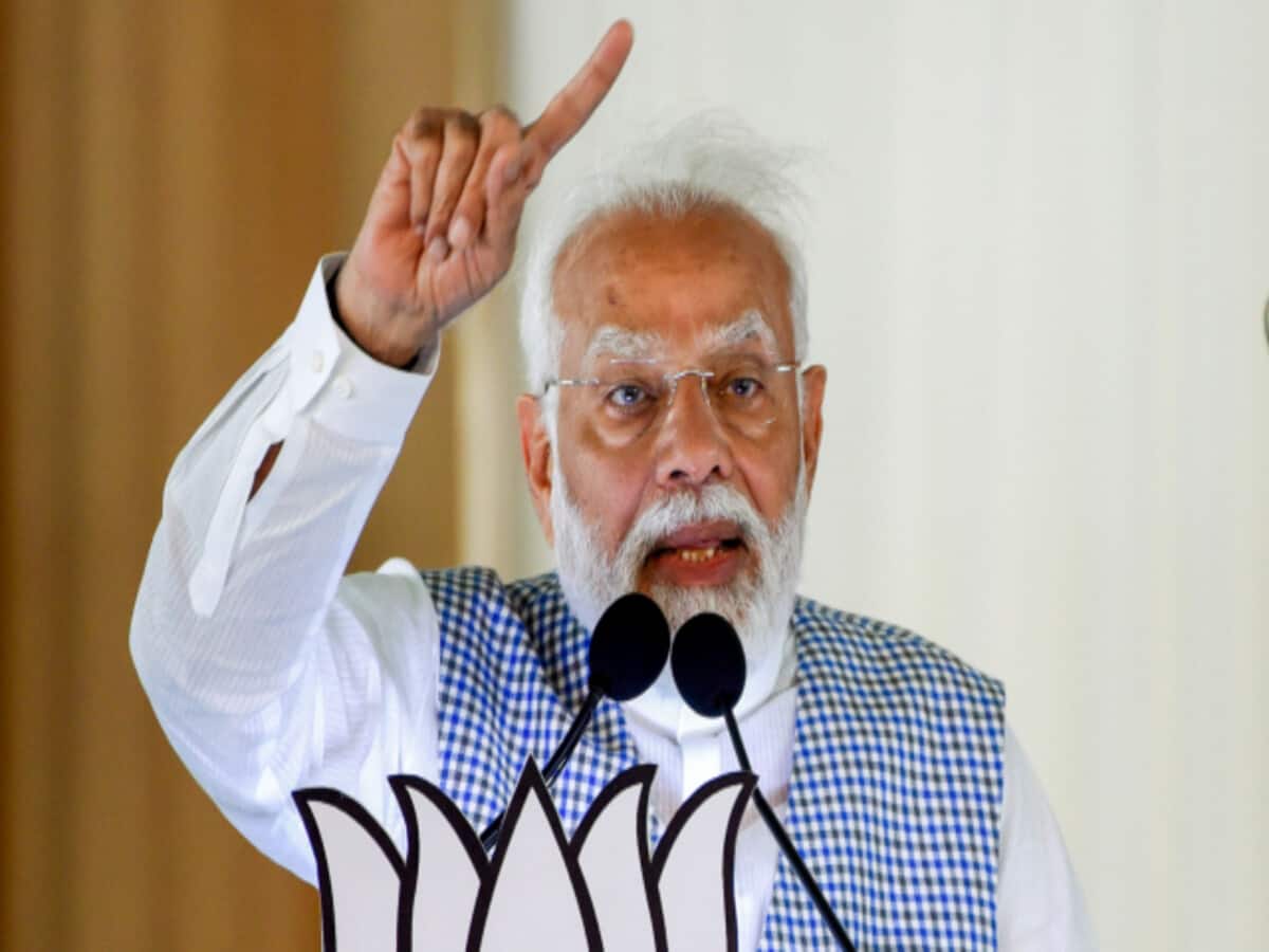 पीएम मोदी की आज चूरू में जनसभा, कांग्रेस के किले में लगा पाएंगे सेंध? जानिए समीकरण पीएम मोदी की आज चूरू में जनसभा, कांग्रेस के किले में लगा पाएंगे सेंध? जानिए समीकरण