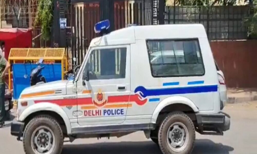 दिल्ली में पानी के लिए बहा दिया खून, किशोरी ने महिला को चाकू से गोदकर मार डाला