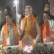 भोपाल में 30 मिनट तक चला पीएम मोदी का रोड शो, कमल का फूल लेकर किया प्रचार