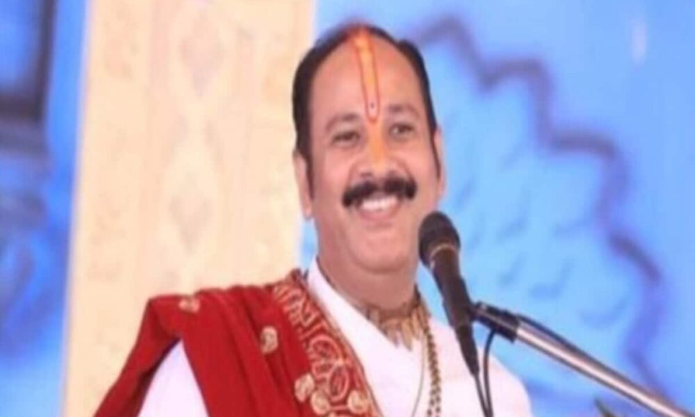 Pandit Pradeep Mishra suffered head injury upcoming katha cancelled