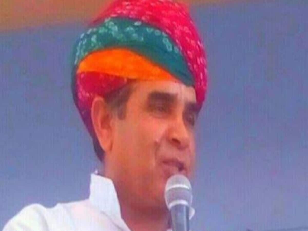 मोदी के खिलाफ वोट डालने वाले देशद्रोही, बीजेपी प्रत्याशी शुभकरण चौधरी का विवादित बयान मोदी के खिलाफ वोट डालने वाले देशद्रोही, बीजेपी प्रत्याशी शुभकरण चौधरी का विवादित बयान