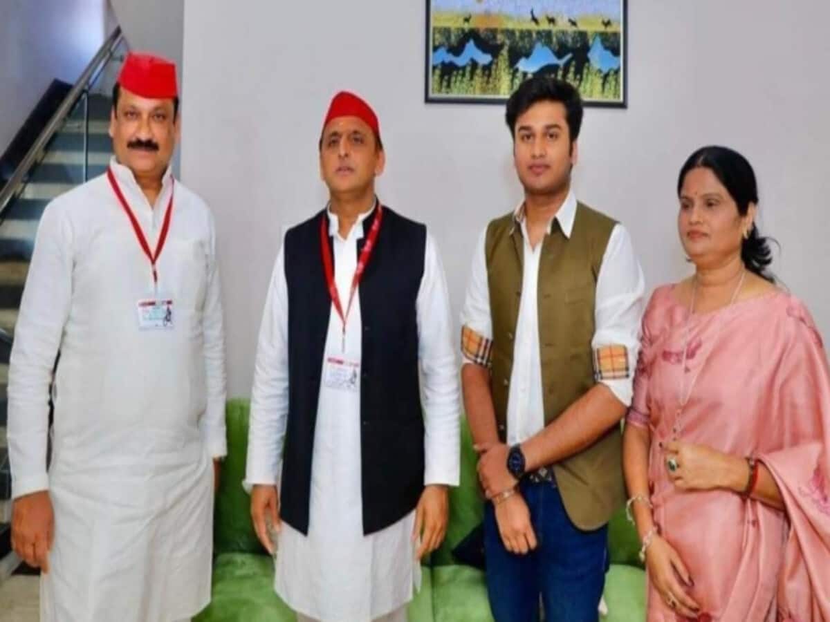 खजुराहो से INDIA गठबंधन प्रत्याशी का नामांकन रद्द, क्या होगा मीरा यादव का अगला कदम खजुराहो से INDIA गठबंधन प्रत्याशी का नामांकन रद्द, क्या होगा मीरा यादव का अगला कदम