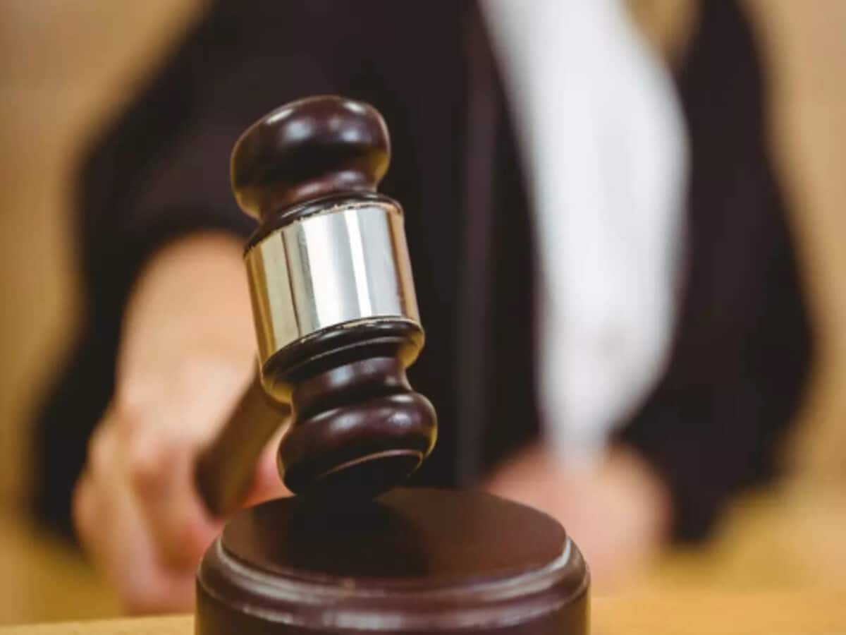 Delhi Court directs tenant to vacate disputed property belonging to an 84-year-old senior citizen landlord