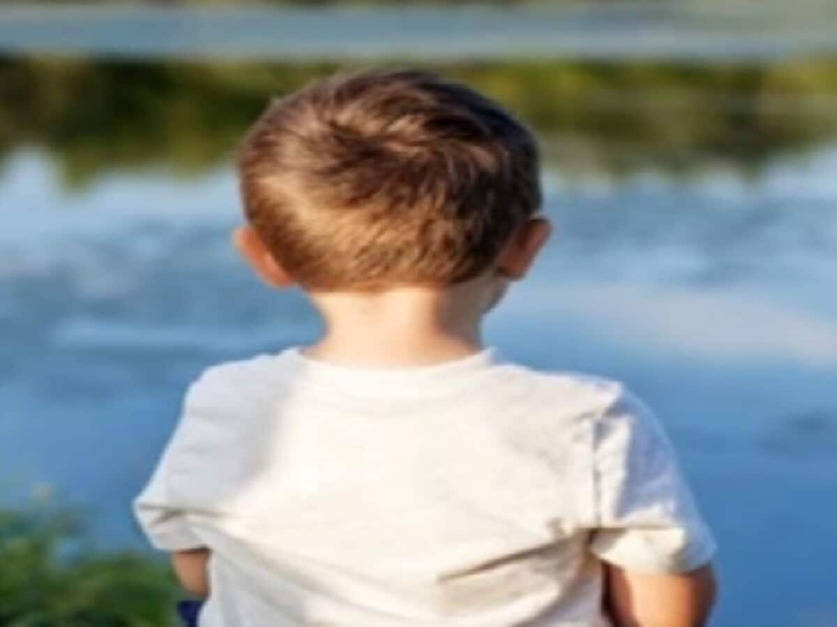 तीन साल की बच्ची का गंगा घाट से अपहरण, भीख मंगवाने की रची थी साजिश तीन साल की बच्ची का गंगा घाट से अपहरण, भीख मंगवाने की रची थी साजिश