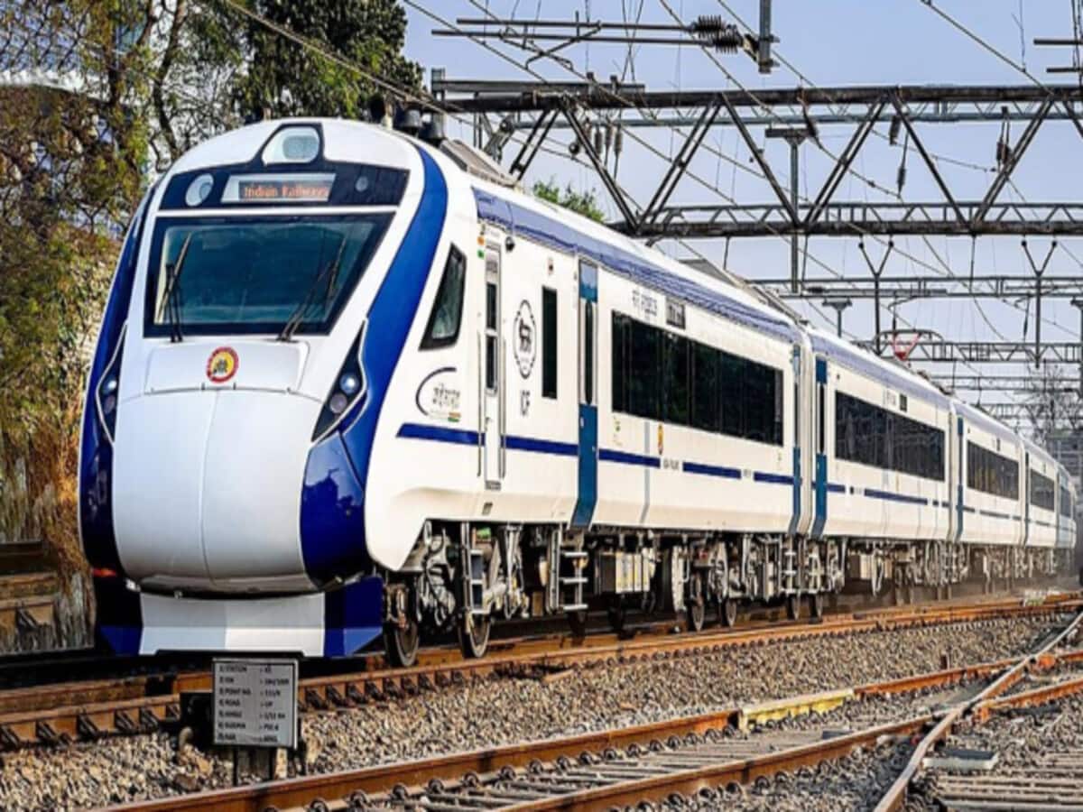 गोरखपुर-नई दिल्ली स्लीपर वंदेभारत चलाई जाएगी, 12 घंटे में पहुंचेगी दिल्ली गोरखपुर-नई दिल्ली स्लीपर वंदेभारत चलाई जाएगी, 12 घंटे में पहुंचेगी दिल्ली