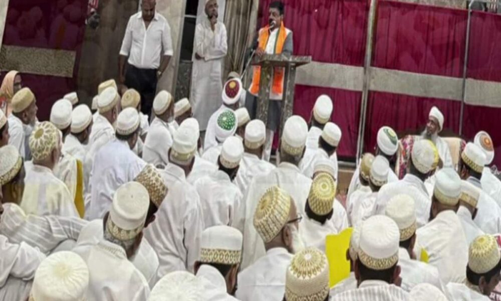 बोहरा समाज के कार्यक्रम में मोदी समर्थक नारे लगे, कांग्रेस ने ली आपत्ति, चुनाव आयोग से पूछा सवाल