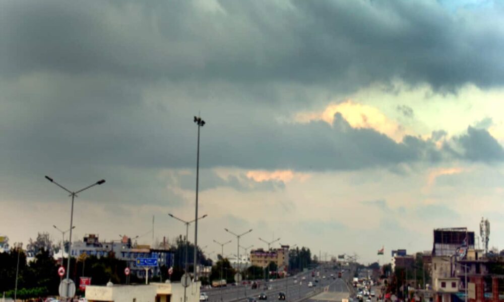 Weather Update: राजस्थान में बिगड़ा मौसम, आंधी और बरसात का येलो अलर्ट