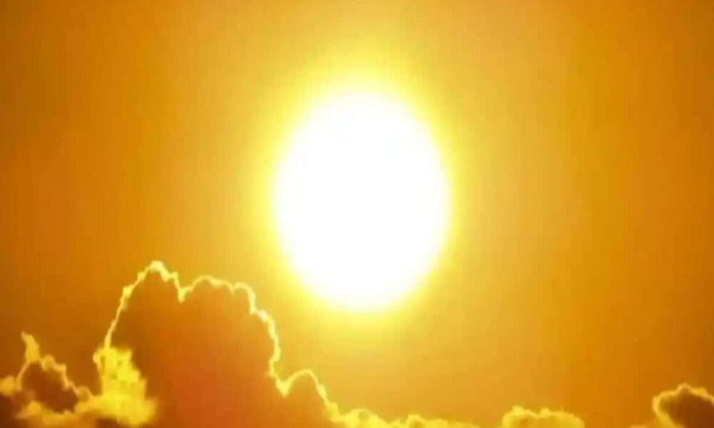 People of Chhattisgarh got relief from the heat light rain and strong winds are continuing yellow alert issued
