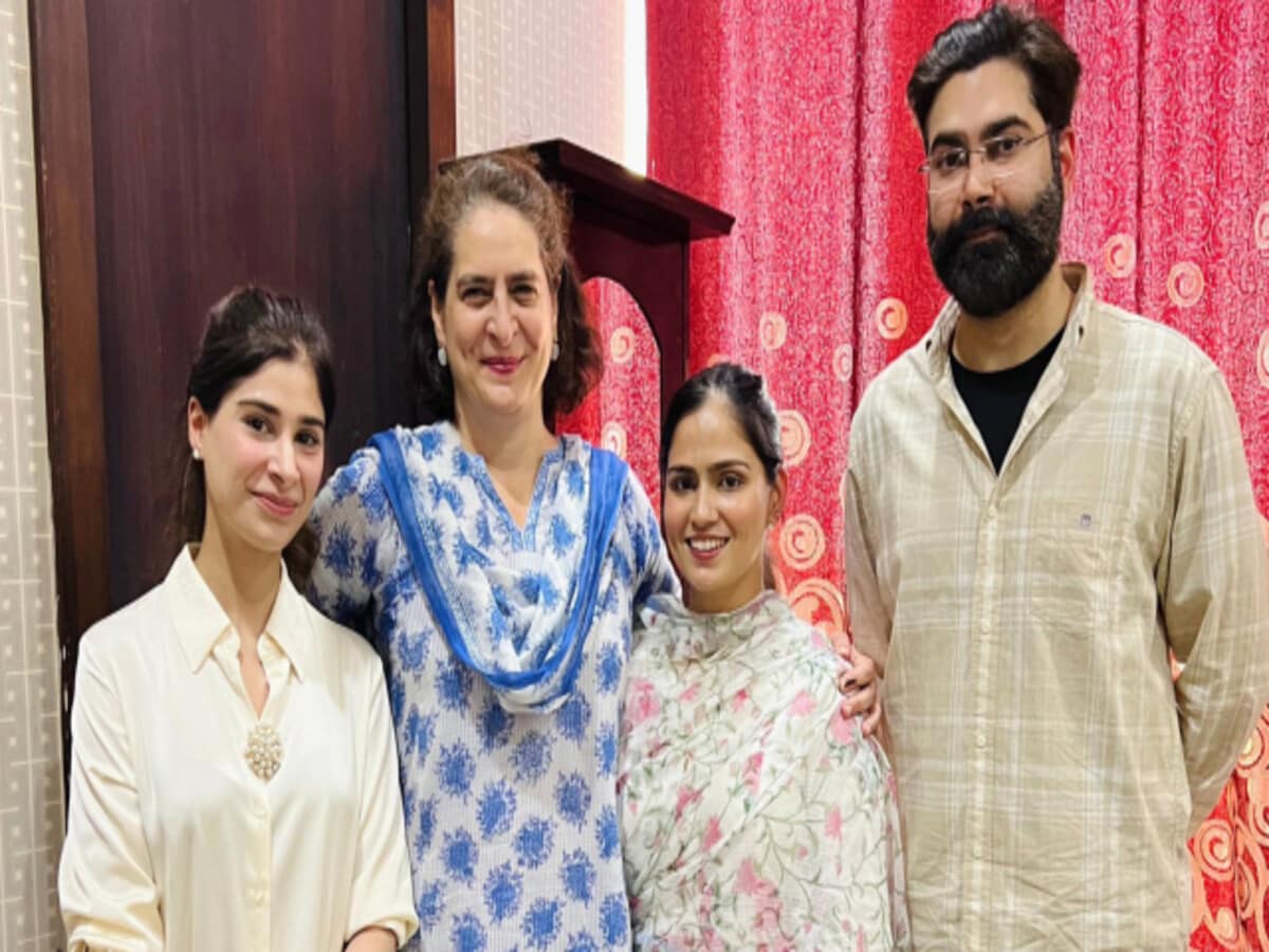 नवजोत सिद्धू के घर पहुंची प्रियंका गांधी, नवजोत कौर के स्वास्थ्य की ली जानकारी नवजोत सिद्धू के घर पहुंची प्रियंका गांधी, नवजोत कौर के स्वास्थ्य की ली जानकारी