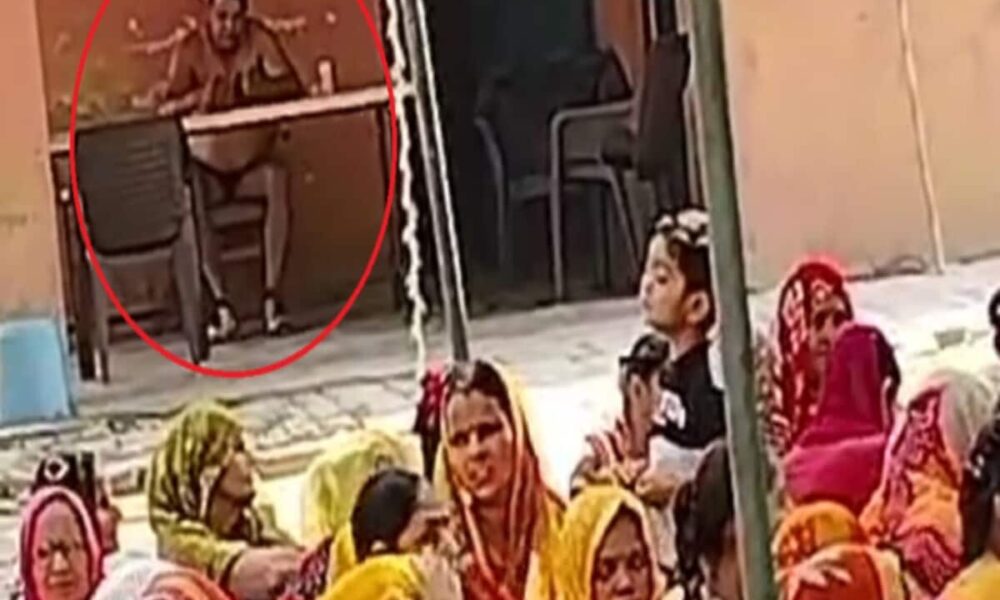 उन्नाव में पुलिस की शर्मनाक हरकत, महिलाओं के सामने कुर्सी पर अंडरवियर में बैठ गया दारोगा, लाइन हाजिर, देखें वीडियो