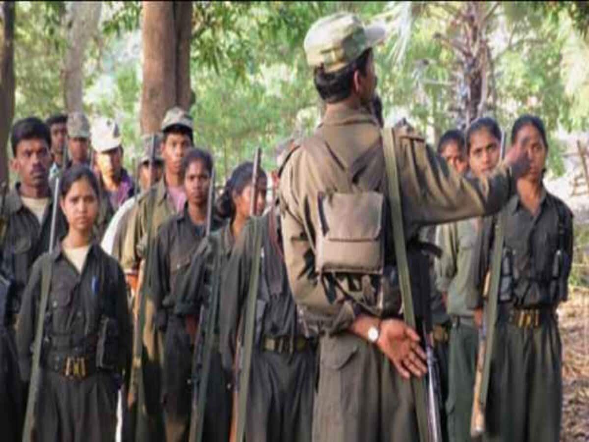 33 naxalites surrender in baster in chhatisgarh – बस्तर में 33 माओवादियों ने डाले हथियार, बोले