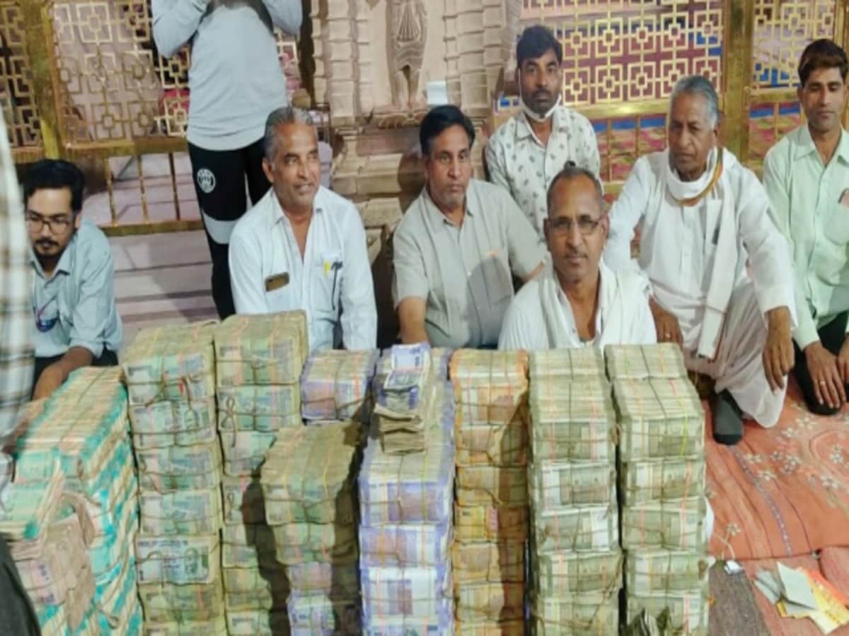 श्री सांवलिया सेठ के खजाने में 19 करोड़ का चढ़ावा, सोना-चांदी इतना मिला श्री सांवलिया सेठ के खजाने में 19 करोड़ का चढ़ावा, सोना-चांदी इतना मिला