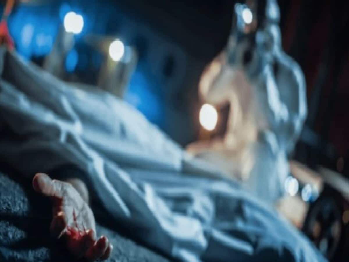 मोबाइल और पैसे के विवाद में पति ने की पत्नी की हत्या, 15 हजार रुपए को लेकर हुआ था झगड़ा मोबाइल और पैसे के विवाद में पति ने की पत्नी की हत्या, 15 हजार रुपए को लेकर हुआ था झगड़ा