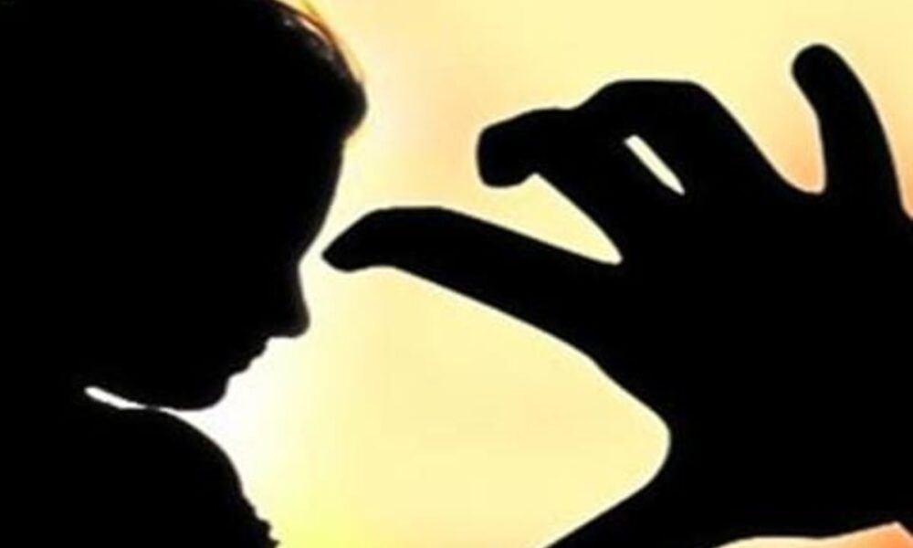 कोटा में छात्रा से छेड़छाड़ करने वाला शिक्षक गिरफ्तार, बना रहा था संबंध बनाने के लिए दबाव