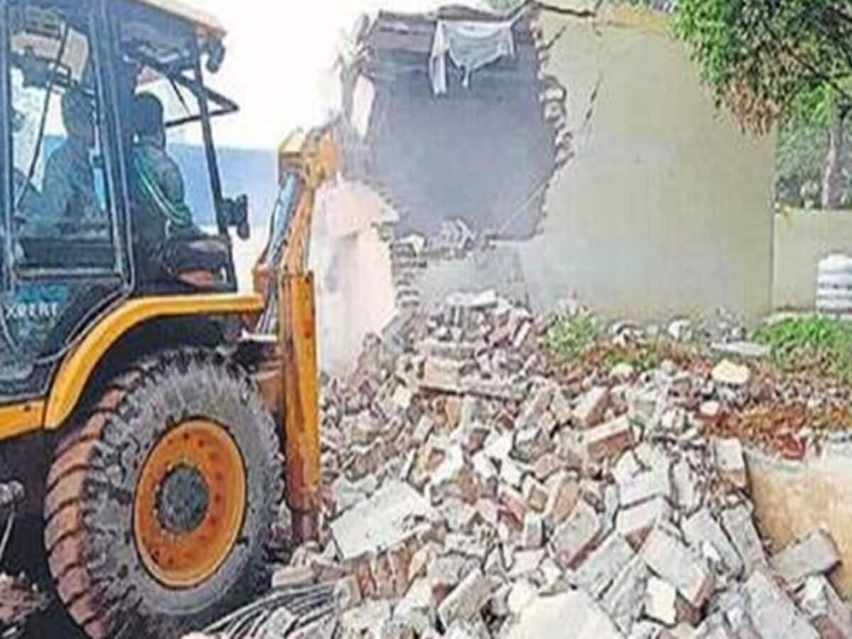 प्रयागराज में चलेगा रेलवे का बुलडोजर, 167 घरों को गिराकर बिछेगी नई लाइन प्रयागराज में चलेगा रेलवे का बुलडोजर, 167 घरों को गिराकर बिछेगी नई लाइन