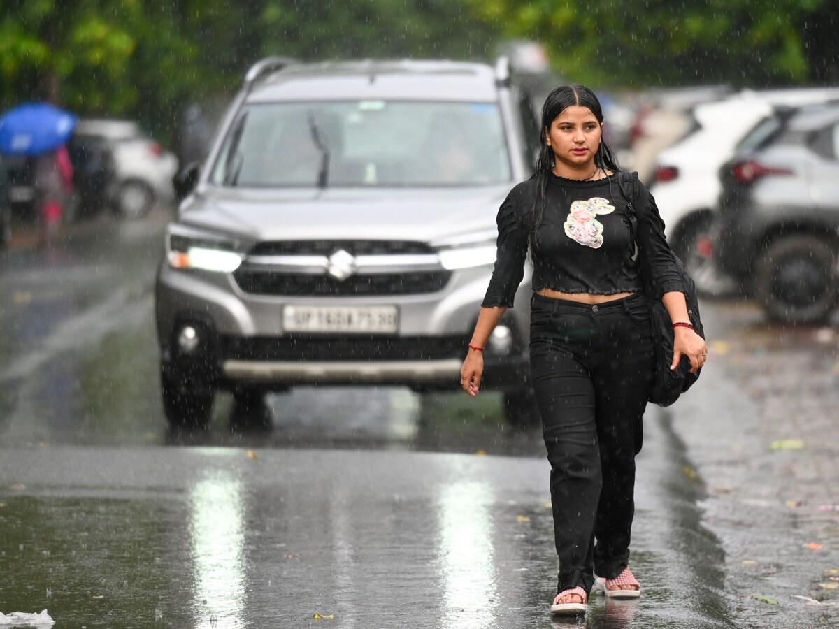 दिल्ली-NCR में कल 35 की स्पीड से चलेंगी हवाएं, कब थमेगी बारिश? IMD का लेटेस्ट अपडेट दिल्ली-NCR में कल 35 की स्पीड से चलेंगी हवाएं, कब थमेगी बारिश? IMD का लेटेस्ट अपडेट