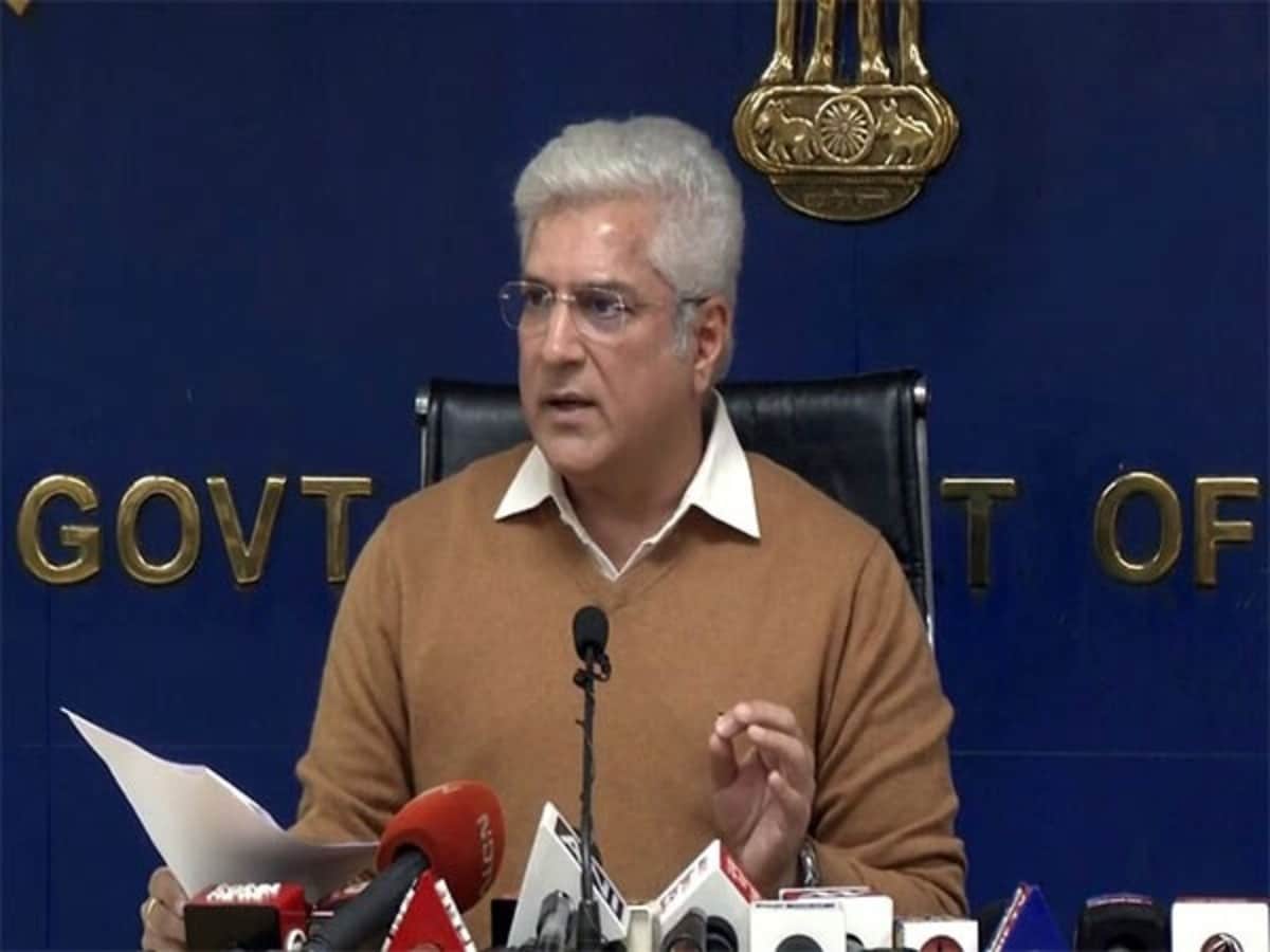 दिल्ली सरकार ने ग्रामीण सेवा के वाहनों को बदलने की दी मंजूरी; जाने नई इलेक्ट्रिक गाड़ी खरीदने का तरीका दिल्ली सरकार ने ग्रामीण सेवा के वाहनों को बदलने की दी मंजूरी; जाने नई इलेक्ट्रिक गाड़ी खरीदने का तरीका