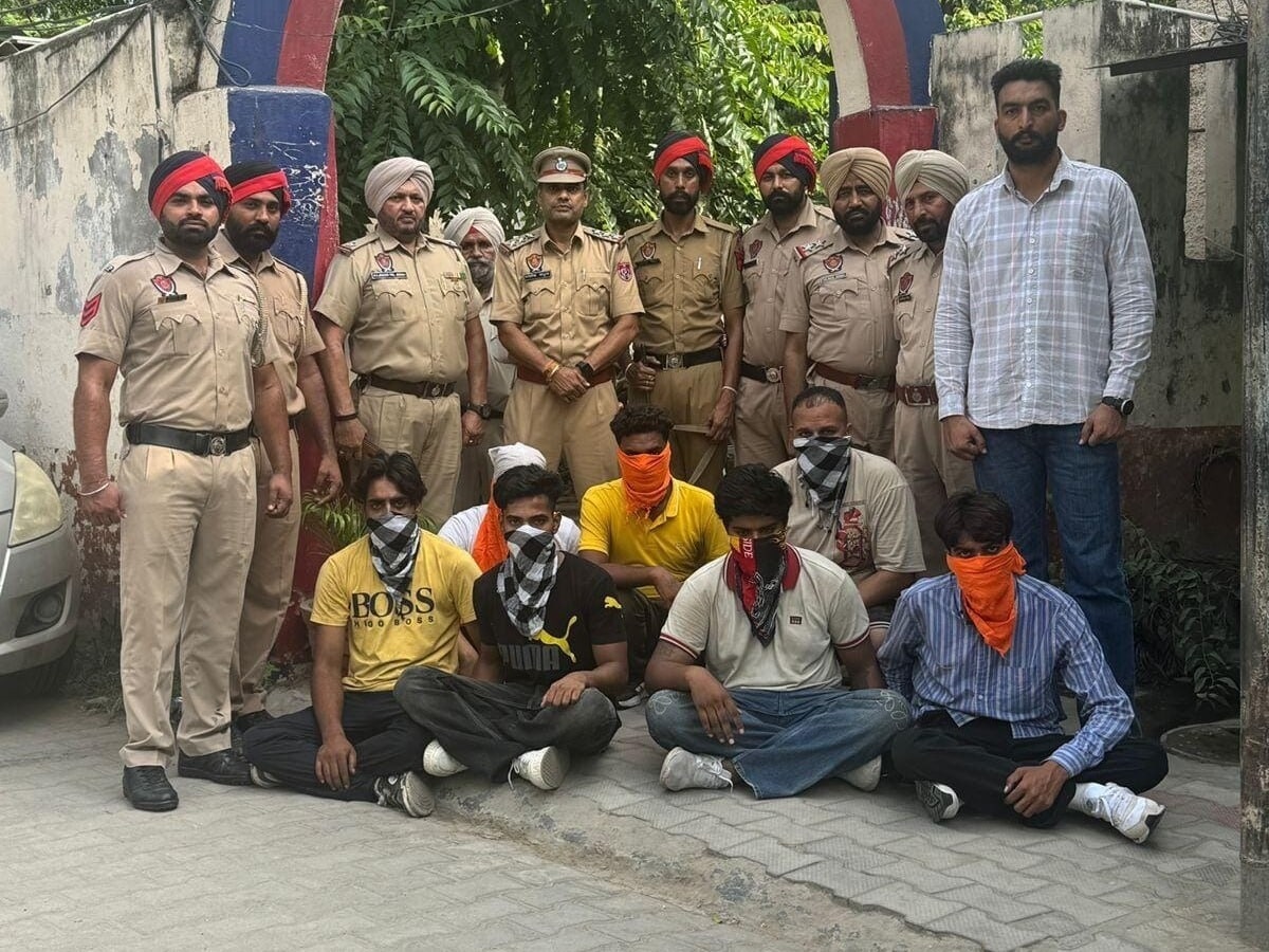 अंकुश भया सहित गैंग के 7 गुर्गे काबू, जानकारी लीक करने के आरोप में कांस्टेबल भी गिरफ्तार अंकुश भया सहित गैंग के 7 गुर्गे काबू, जानकारी लीक करने के आरोप में कांस्टेबल भी गिरफ्तार