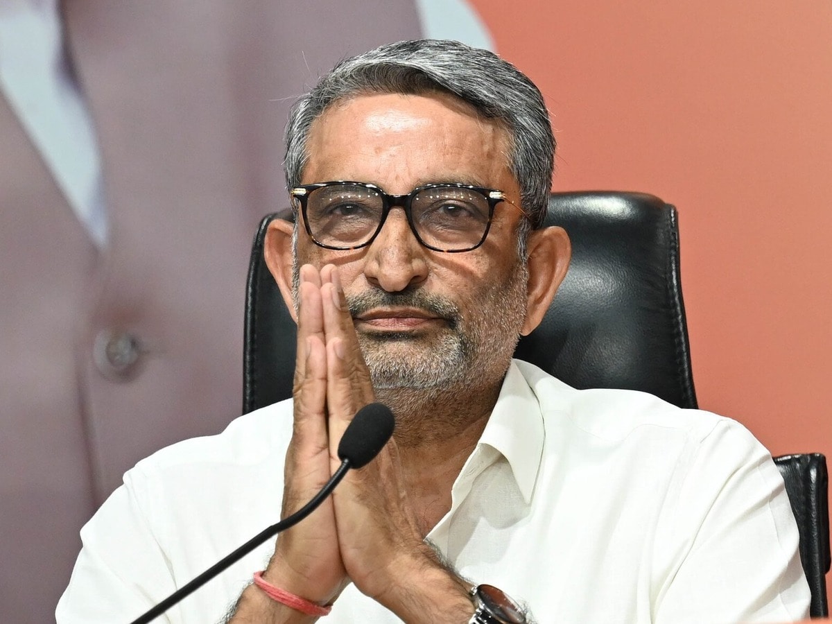 AAP से BJP में शामिल करतार सिंह तंवर ने गंवाई विधायकी, विधानसभा स्पीकर का ऐक्शन AAP से BJP में शामिल करतार सिंह तंवर ने गंवाई विधायकी, विधानसभा स्पीकर का ऐक्शन