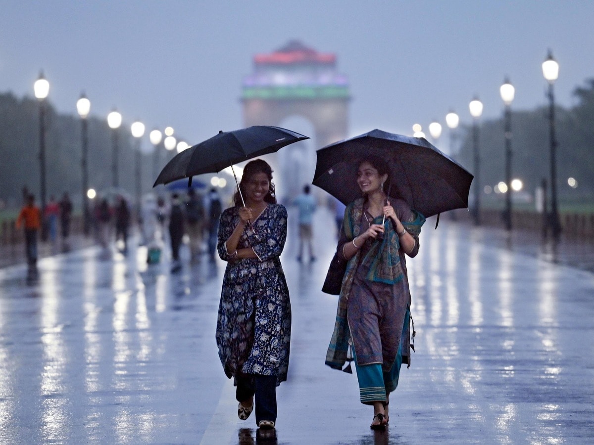 दिल्ली में फिर झमाझम बारिश का यलो अलर्ट, तेज हवाएं भी चलेंगी, कब से बदलेगा मौसम? दिल्ली में फिर झमाझम बारिश का यलो अलर्ट, तेज हवाएं भी चलेंगी, कब से बदलेगा मौसम?