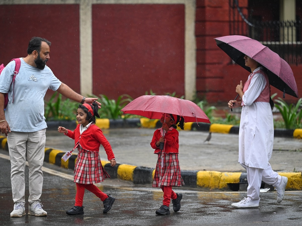 UP से कब तक विदा होगा मॉनसून, दिल्ली में भी सूखा; आज 10 राज्यों में बारिश, मौसम न्यूज़ UP से कब तक विदा होगा मॉनसून, दिल्ली में भी सूखा; आज 10 राज्यों में बारिश, मौसम न्यूज़