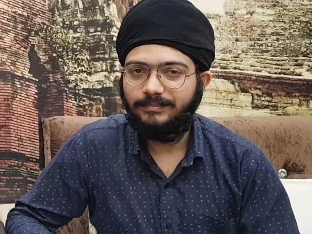NEET के टॉपर ने कर ली खुदकुशी, कॉलेज के हॉस्टल में मिला फंदे से लटका शव NEET के टॉपर ने कर ली खुदकुशी, कॉलेज के हॉस्टल में मिला फंदे से लटका शव