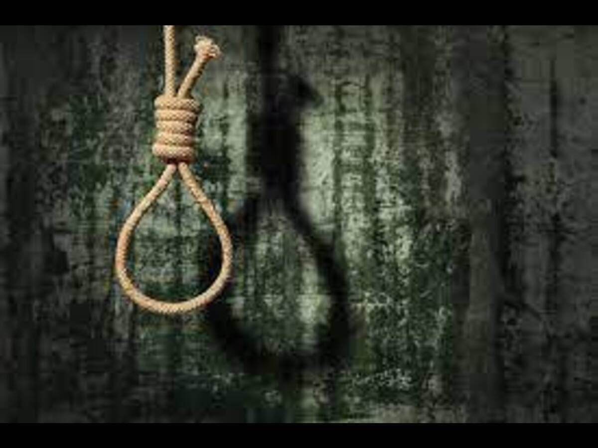 फांसी लगाकर युवक ने की आत्महत्या, परिवार ने यूपी पुलिस पर लगाए प्रताड़ित करने के आरोप