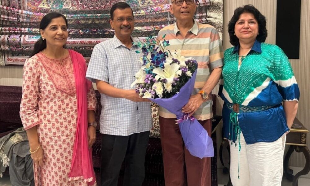 AAP नेताओं संग अभिषेक मनु सिंघवी के घर पहुंचे केजरीवाल, वे बोले- CM को दुबला देख अच्छा लगा