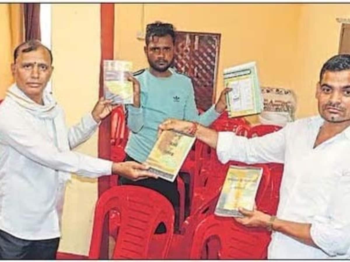 मथुरा में शिक्षा, स्वास्थ्य और खाने का लालच देकर धर्मांतरण की कोशिश, पांच गिरफ्तार मथुरा में शिक्षा, स्वास्थ्य और खाने का लालच देकर धर्मांतरण की कोशिश, पांच गिरफ्तार