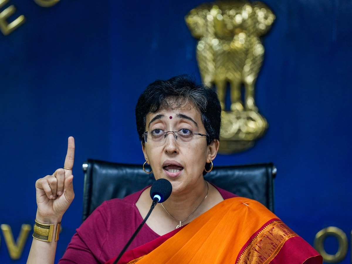 दिल्ली की सड़कें दिवाली से पहले होंगी गड्ढा मुक्त; CM आतिशी का ऐलान, मंत्री-विधायक तैयार करेंगे रिपोर्ट दिल्ली की सड़कें दिवाली से पहले होंगी गड्ढा मुक्त; CM आतिशी का ऐलान, मंत्री-विधायक तैयार करेंगे रिपोर्ट