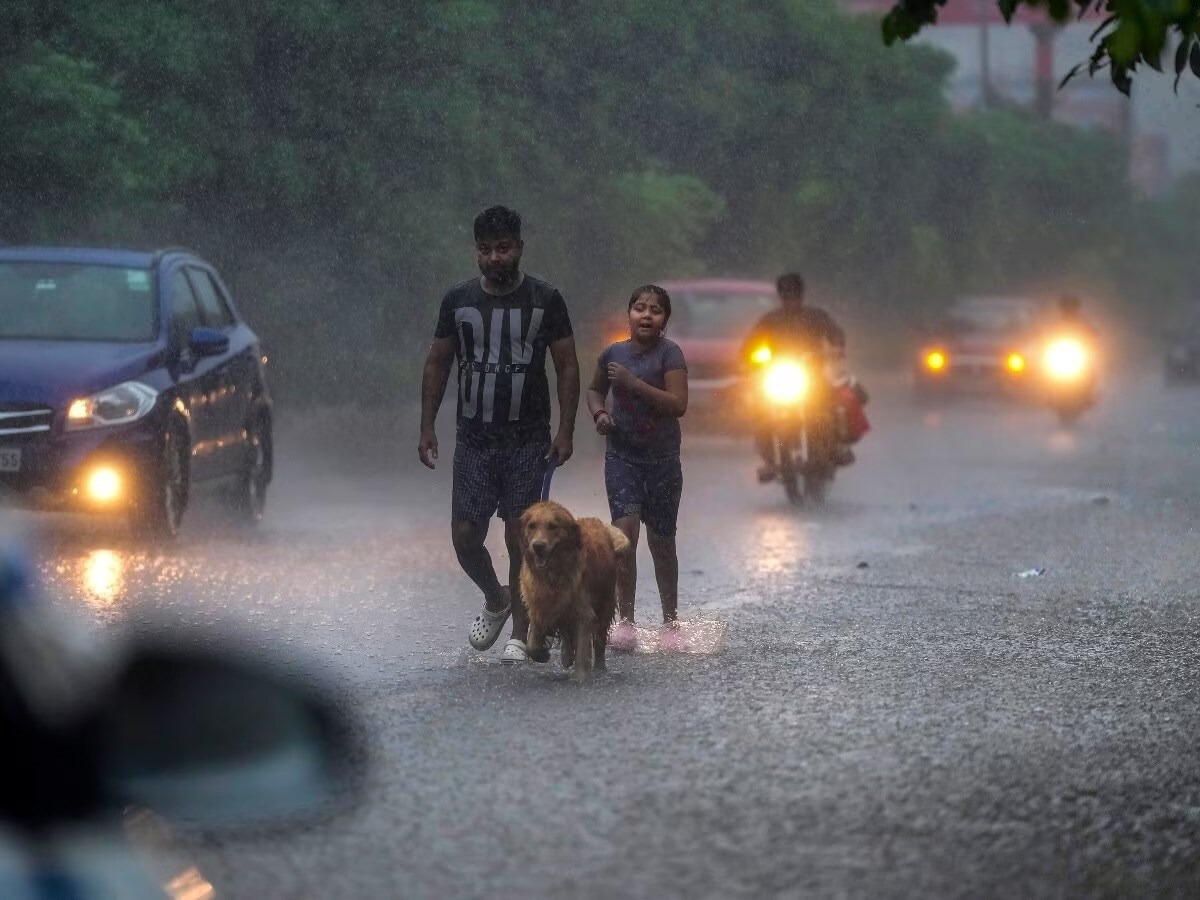 छत्तीसगढ़ में बिजली गिरने और भारी बारिश की चेतावनी, रहें सतर्क, कई जिलों में यलो अलर्ट