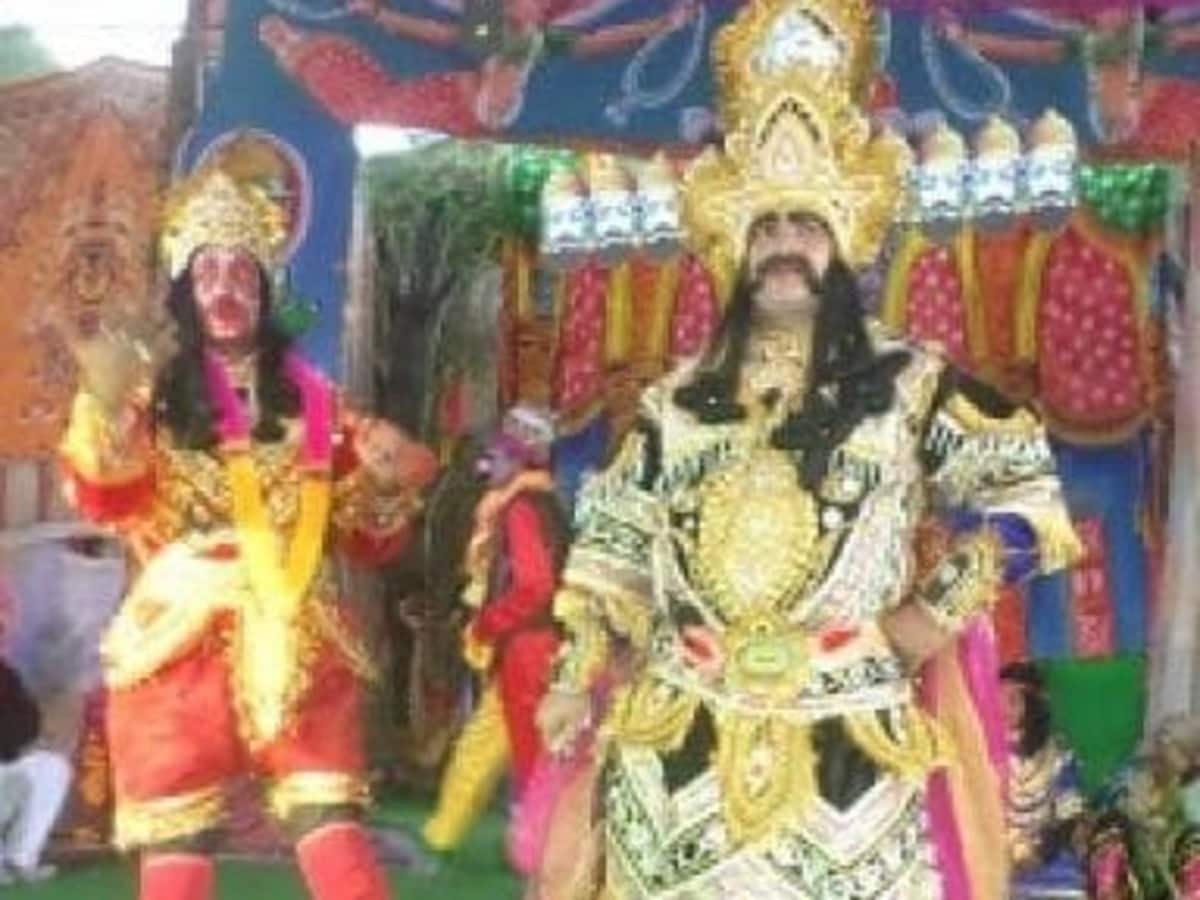 हरिद्वार में रामलीला आयोजन के दौरान भड़की हिंसा, नकाबपोश बदमाशों ने बरसाए लाठी डंडे हरिद्वार में रामलीला आयोजन के दौरान भड़की हिंसा, नकाबपोश बदमाशों ने बरसाए लाठी डंडे