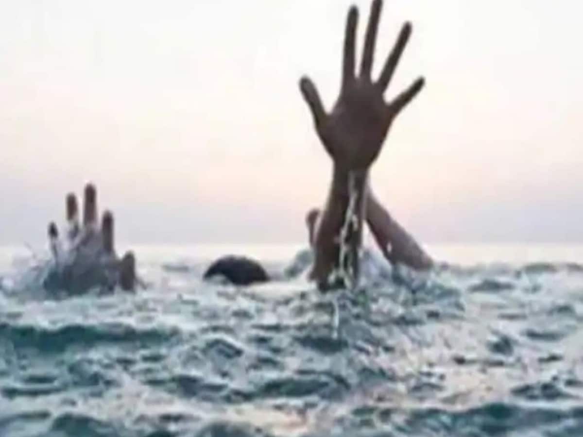 गणपति विसर्जन के दौरान तीन बालक नाले में डूबे, 2 की मौत गणपति विसर्जन के दौरान तीन बालक नाले में डूबे, 2 की मौत