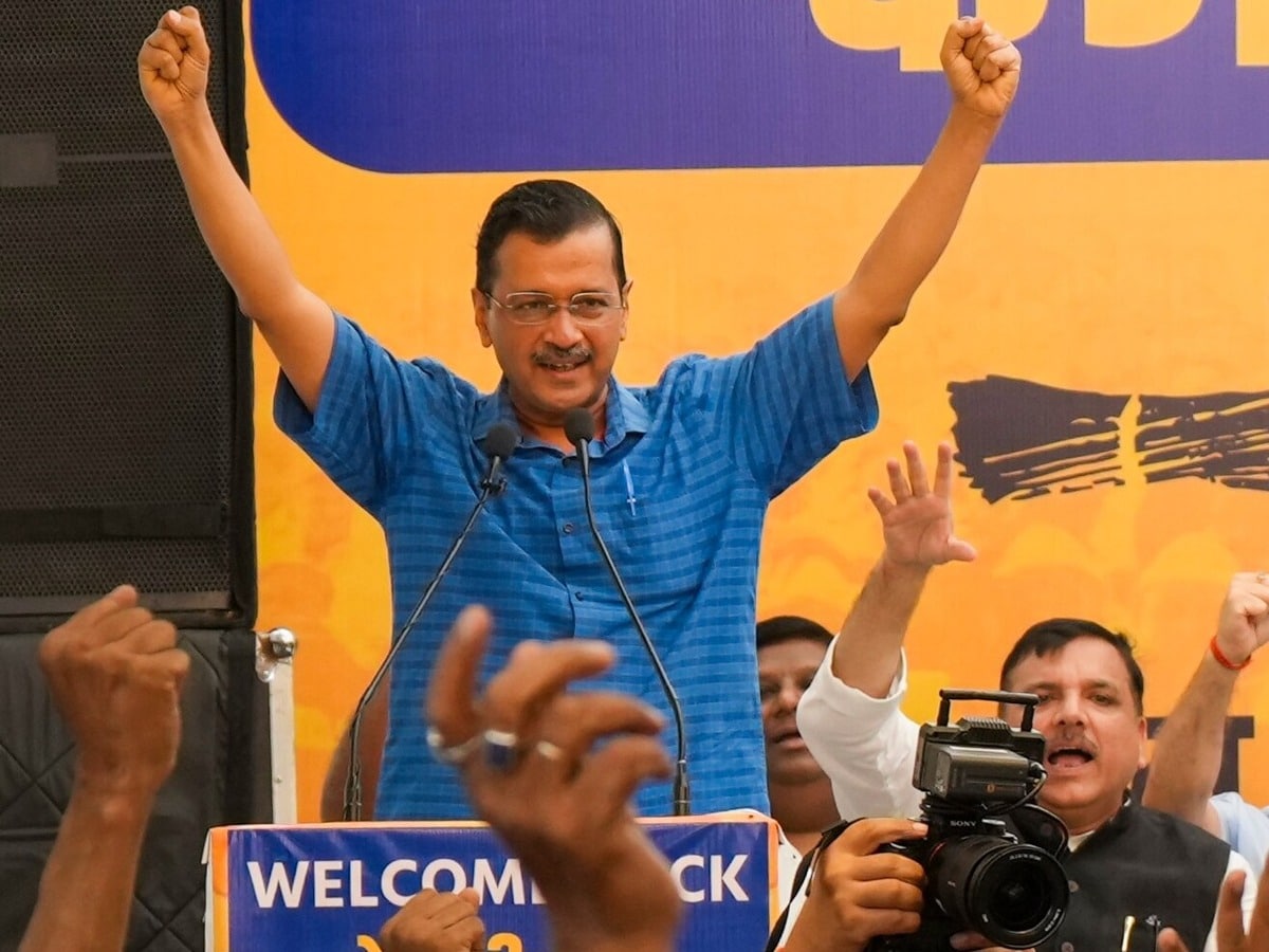 आतिशी-सुनीता नहीं एक ‘तीसरी महिला’ नेता को CM बना सकते हैं केजरीवाल, एक तीर से दो निशाने आतिशी-सुनीता नहीं एक ‘तीसरी महिला’ नेता को CM बना सकते हैं केजरीवाल, एक तीर से दो निशाने
