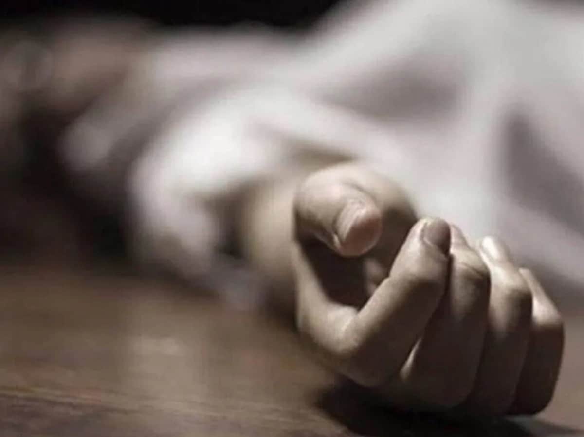 गाजियाबाद में मंदिर के कमरे में मिली नेपाली महिला की लाश, सेवादार गिरफ्तार; क्या है मामला गाजियाबाद में मंदिर के कमरे में मिली नेपाली महिला की लाश, सेवादार गिरफ्तार; क्या है मामला