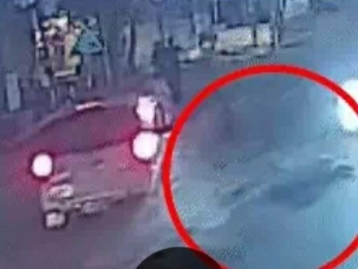 जयपुर में हिट एंड रन में महिला की मौत, स्कॉर्पियो सवार टक्कर मारकर फरार जयपुर में हिट एंड रन में महिला की मौत, स्कॉर्पियो सवार टक्कर मारकर फरार