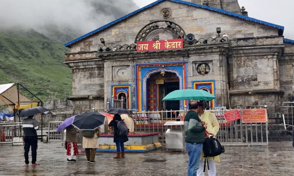 केदारनाथ में बहुमंजिला इमारतों के निर्माण पर टेंशन, धामी सरकार को घेरने का कांग्रेस का प्लान