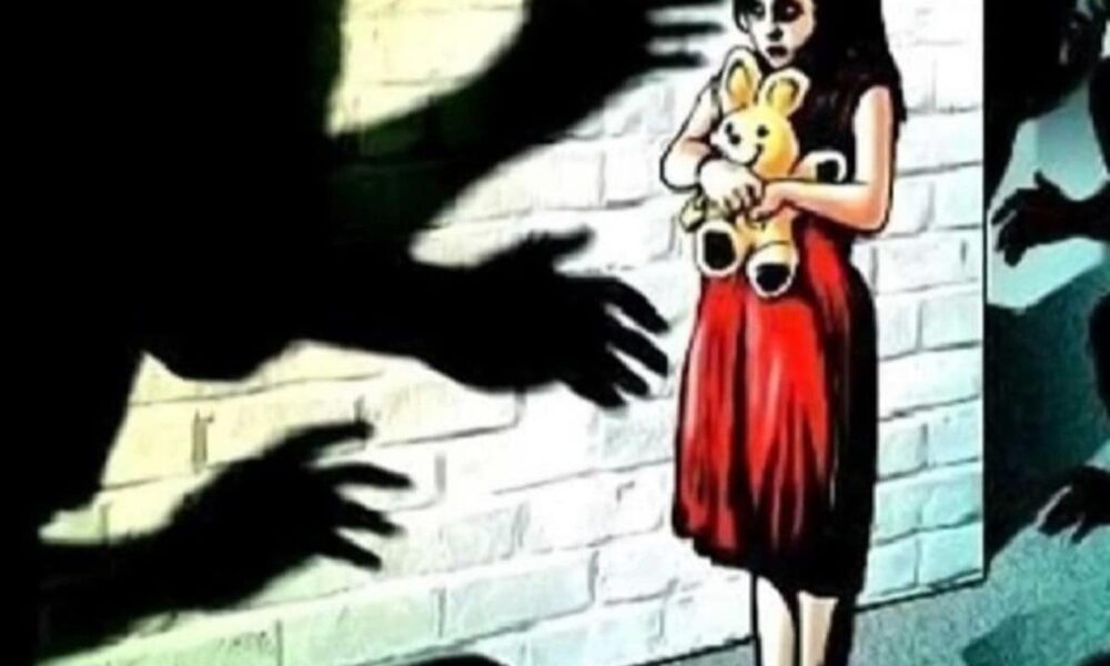 MP के स्कूल में 3 साल की बच्ची से गंदी हरकत, जमकर हंगामा