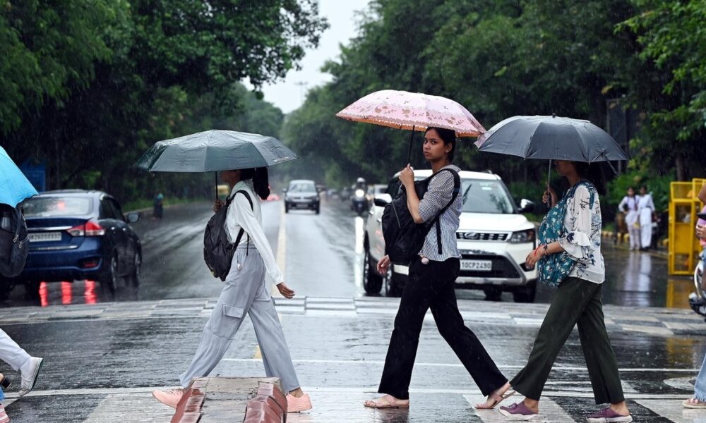 उत्तराखंड में जारी रहेगा बारिश का दौर, देहरादून-नैनीताल समेत 3 जिलों में बौछारों के आसार
